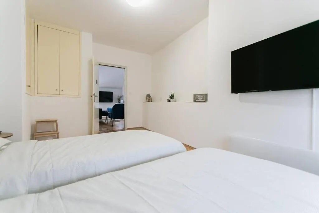 Urban Point - City Centre Pet Friendly Apartment Crikvenica